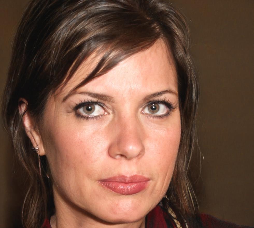 Portrait de Marie-Claire Dubois, experte en finances personnelles